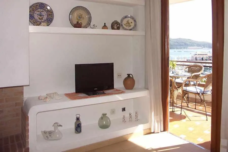 Apartamento En Primera Linea Para 4 Personas Apartment Port de Pollenca Spain